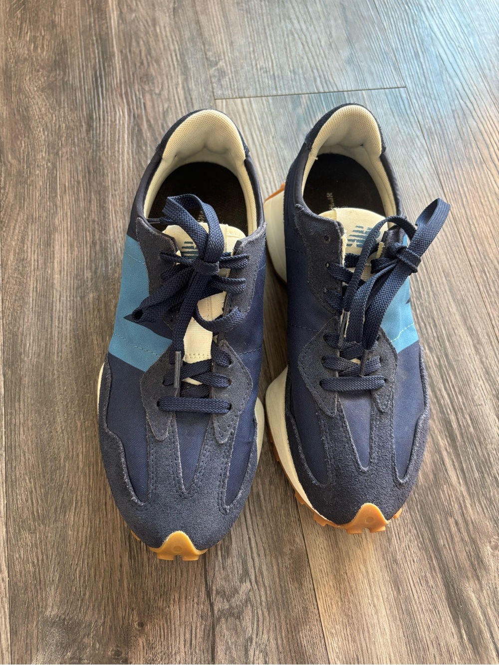 New Balance 327 - Picture 2 of 7